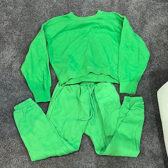 Zara Green Sweatshirt & Hoodie Set - Picture 1 of 1